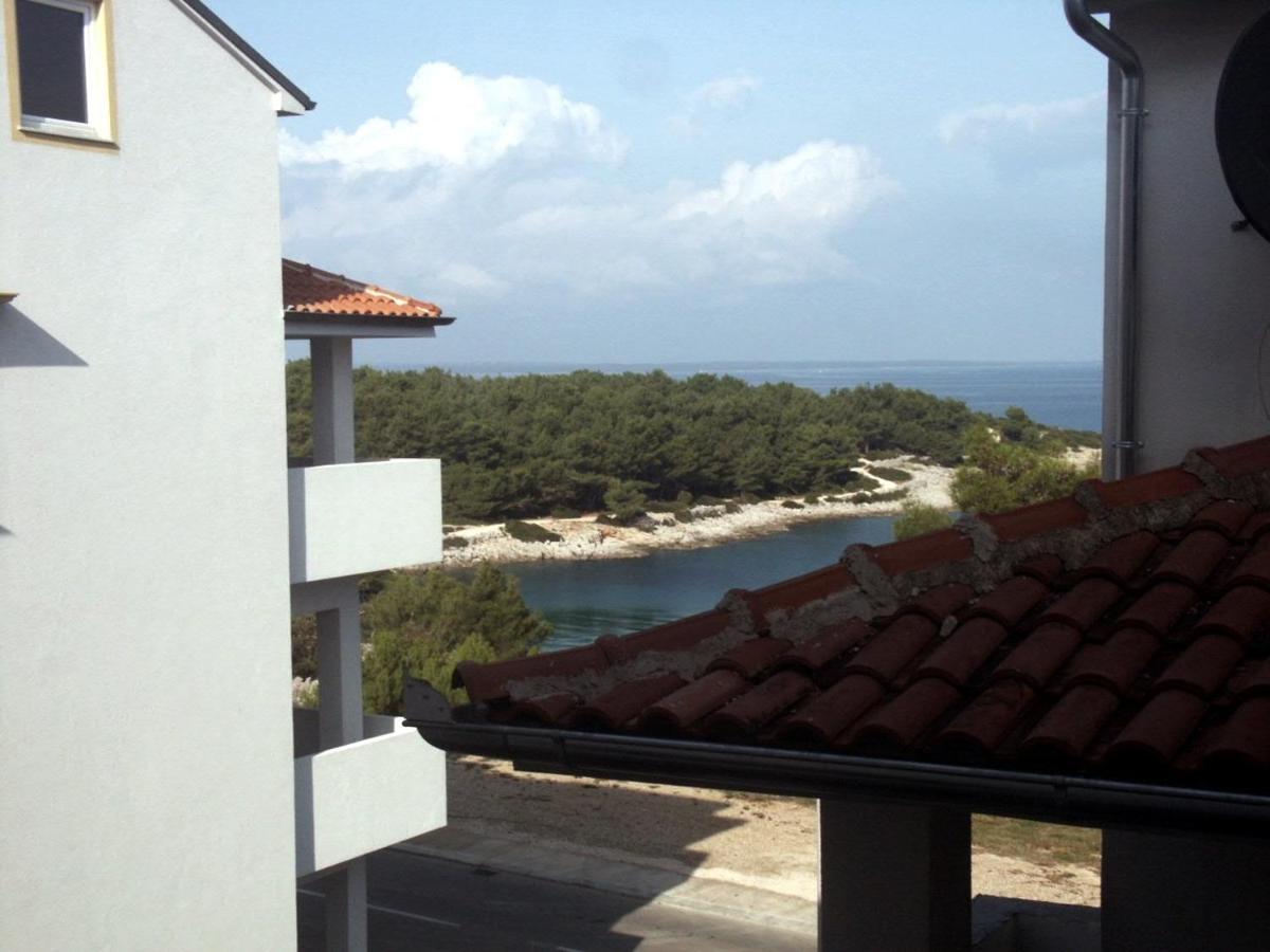 Apartments With A Parking Space Mali Losinj Exterior photo