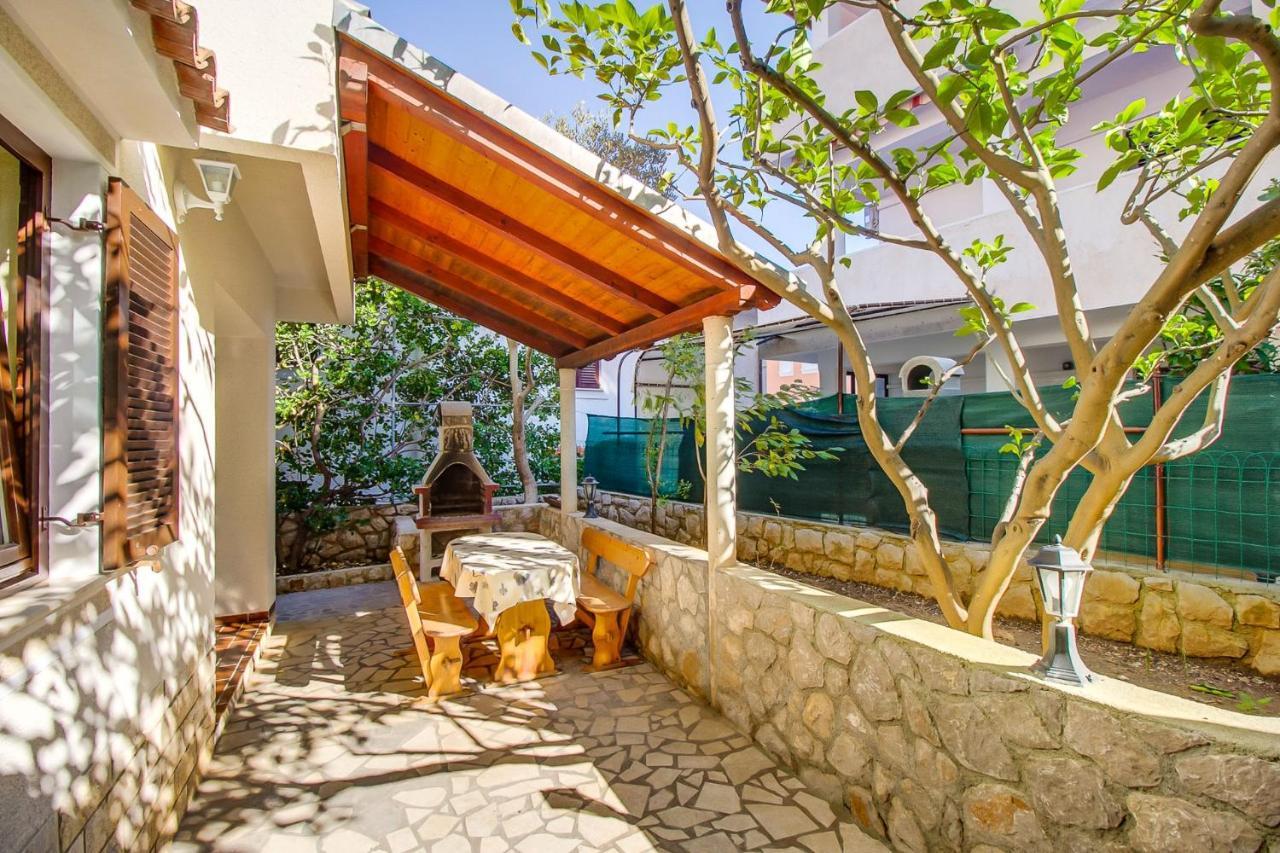 Apartments With A Parking Space Mali Losinj Exterior photo
